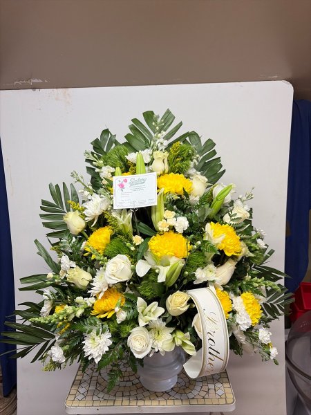 A 5 Star Customer Reviewed Flower Arrangement Designed by Salvy the Florist in Lynn, MA A 5 Star Customer Reviewed Flower Arrangement Designed by Salvy the Florist in Lynn, MA