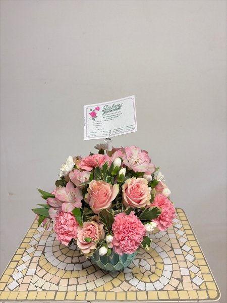 A 5 Star Customer Reviewed Flower Arrangement Designed by Salvy the Florist in Lynn, MA A 5 Star Customer Reviewed Flower Arrangement Designed by Salvy the Florist in Lynn, MA