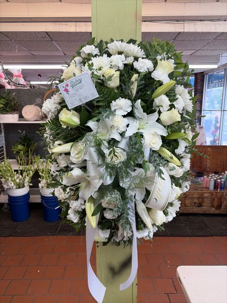 A 5 Star Customer Reviewed Flower Arrangement Designed by Salvy the Florist in Lynn, MA A 5 Star Customer Reviewed Flower Arrangement Designed by Salvy the Florist in Lynn, MA