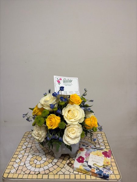 A 4 Star Customer Reviewed Flower Arrangement Designed by Salvy the Florist in Lynn, MA A 4 Star Customer Reviewed Flower Arrangement Designed by Salvy the Florist in Lynn, MA