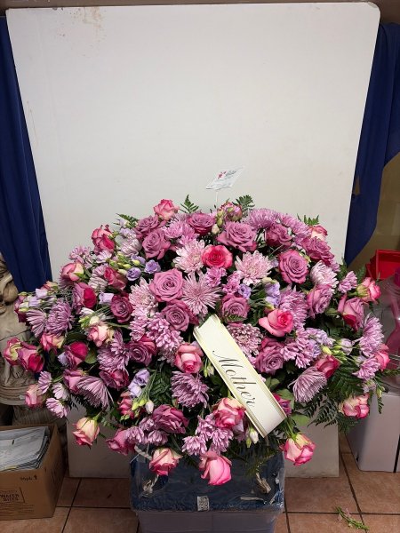 A 5 Star Customer Reviewed Flower Arrangement Designed by Salvy the Florist in Lynn, MA A 5 Star Customer Reviewed Flower Arrangement Designed by Salvy the Florist in Lynn, MA