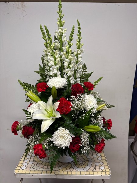 A 5 Star Customer Reviewed Flower Arrangement Designed by Salvy the Florist in Lynn, MA A 5 Star Customer Reviewed Flower Arrangement Designed by Salvy the Florist in Lynn, MA