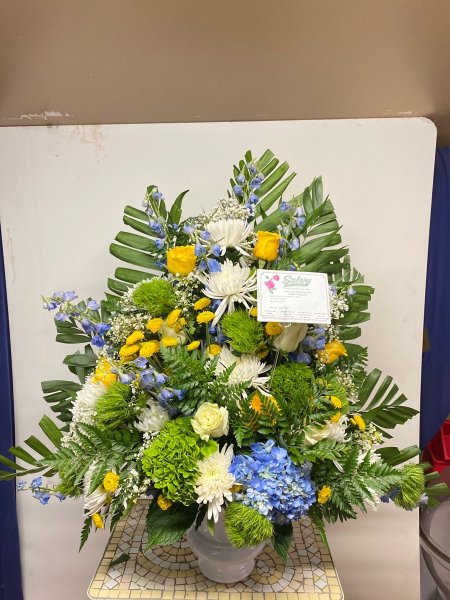 A 5 Star Customer Reviewed Flower Arrangement Designed by Salvy the Florist in Lynn, MA A 5 Star Customer Reviewed Flower Arrangement Designed by Salvy the Florist in Lynn, MA