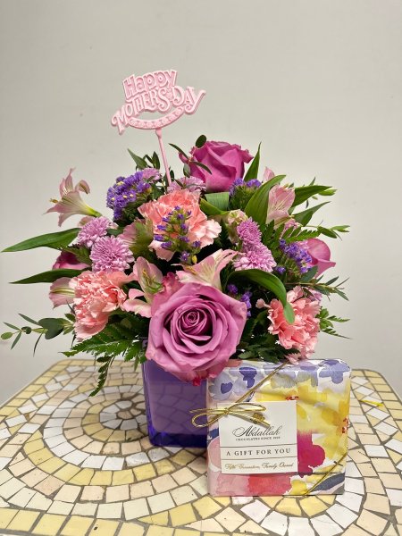 A 5 Star Customer Reviewed Flower Arrangement Designed by Salvy the Florist in Lynn, MA A 5 Star Customer Reviewed Flower Arrangement Designed by Salvy the Florist in Lynn, MA