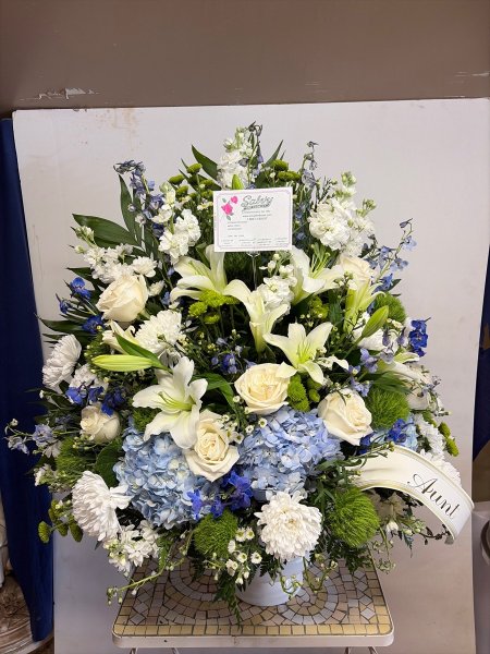 A 5 Star Customer Reviewed Flower Arrangement Designed by Salvy the Florist in Lynn, MA A 5 Star Customer Reviewed Flower Arrangement Designed by Salvy the Florist in Lynn, MA