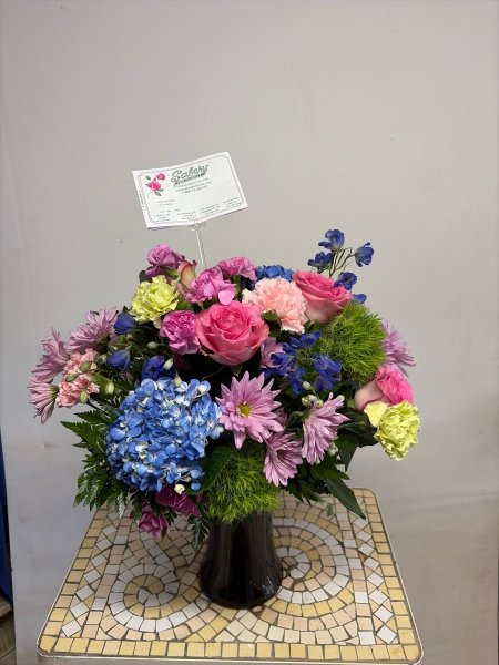 A 5 Star Customer Reviewed Flower Arrangement Designed by Salvy the Florist in Lynn, MA A 5 Star Customer Reviewed Flower Arrangement Designed by Salvy the Florist in Lynn, MA