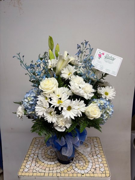 A 5 Star Customer Reviewed Flower Arrangement Designed by Salvy the Florist in Lynn, MA A 5 Star Customer Reviewed Flower Arrangement Designed by Salvy the Florist in Lynn, MA