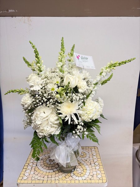 A 5 Star Customer Reviewed Flower Arrangement Designed by Salvy the Florist in Lynn, MA A 5 Star Customer Reviewed Flower Arrangement Designed by Salvy the Florist in Lynn, MA