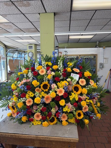 A 5 Star Customer Reviewed Flower Arrangement Designed by Salvy the Florist in Lynn, MA A 5 Star Customer Reviewed Flower Arrangement Designed by Salvy the Florist in Lynn, MA