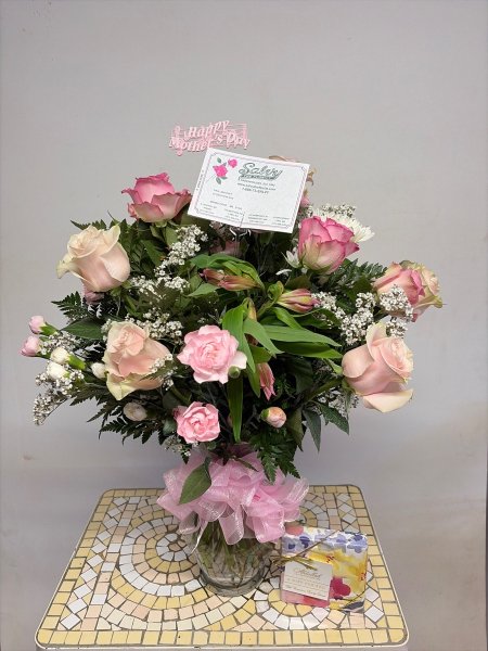 A 5 Star Customer Reviewed Flower Arrangement Designed by Salvy the Florist in Lynn, MA A 5 Star Customer Reviewed Flower Arrangement Designed by Salvy the Florist in Lynn, MA