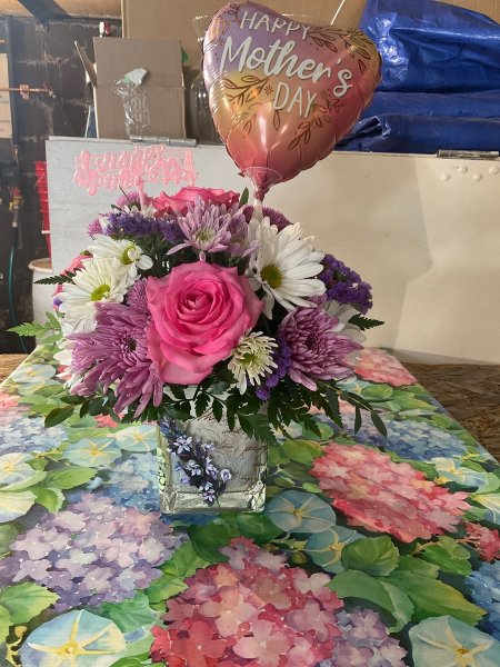 A 5 Star Customer Reviewed Flower Arrangement Designed by Salvy the Florist in Lynn, MA A 5 Star Customer Reviewed Flower Arrangement Designed by Salvy the Florist in Lynn, MA