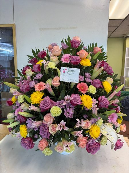 A 5 Star Customer Reviewed Flower Arrangement Designed by Salvy the Florist in Lynn, MA A 5 Star Customer Reviewed Flower Arrangement Designed by Salvy the Florist in Lynn, MA
