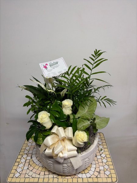 A 5 Star Customer Reviewed Flower Arrangement Designed by Salvy the Florist in Lynn, MA A 5 Star Customer Reviewed Flower Arrangement Designed by Salvy the Florist in Lynn, MA