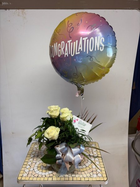 A 5 Star Customer Reviewed Flower Arrangement Designed by Salvy the Florist in Lynn, MA A 5 Star Customer Reviewed Flower Arrangement Designed by Salvy the Florist in Lynn, MA