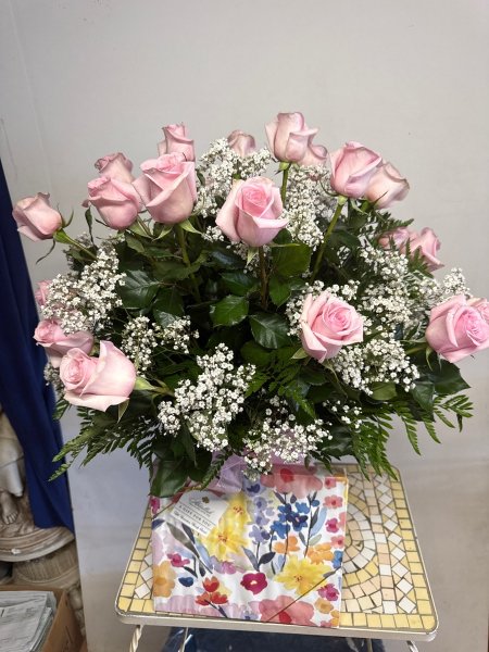 A 5 Star Customer Reviewed Flower Arrangement Designed by Salvy the Florist in Lynn, MA A 5 Star Customer Reviewed Flower Arrangement Designed by Salvy the Florist in Lynn, MA