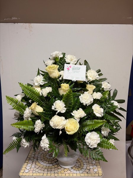 A 4 Star Customer Reviewed Flower Arrangement Designed by Salvy the Florist in Lynn, MA