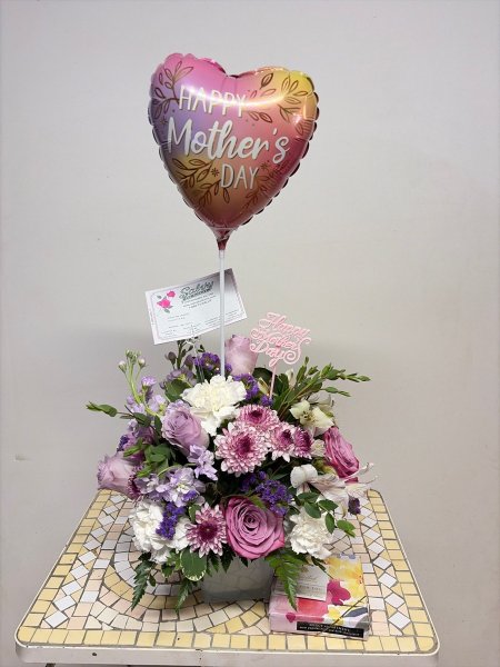 A 5 Star Customer Reviewed Flower Arrangement Designed by Salvy the Florist in Lynn, MA A 5 Star Customer Reviewed Flower Arrangement Designed by Salvy the Florist in Lynn, MA