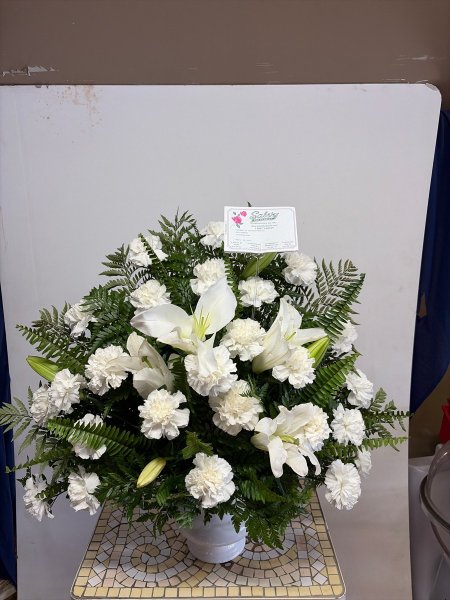 A 5 Star Customer Reviewed Flower Arrangement Designed by Salvy the Florist in Lynn, MA A 5 Star Customer Reviewed Flower Arrangement Designed by Salvy the Florist in Lynn, MA