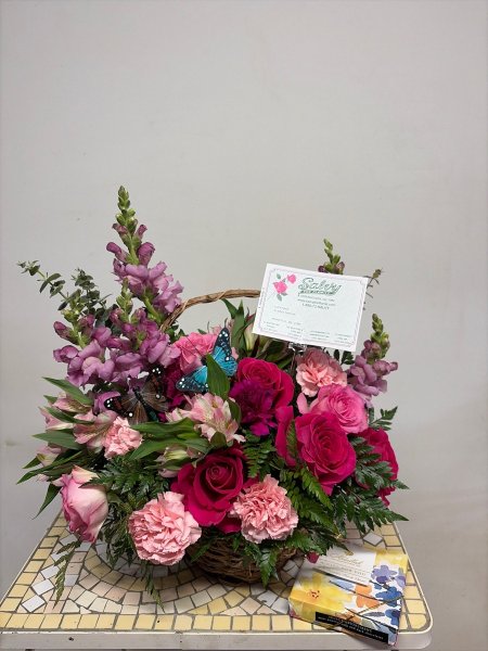 A 5 Star Customer Reviewed Flower Arrangement Designed by Salvy the Florist in Lynn, MA A 5 Star Customer Reviewed Flower Arrangement Designed by Salvy the Florist in Lynn, MA