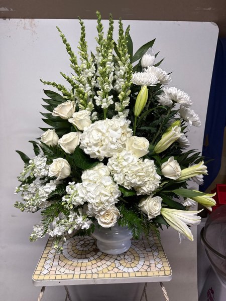 A 5 Star Customer Reviewed Flower Arrangement Designed by Salvy the Florist in Lynn, MA A 5 Star Customer Reviewed Flower Arrangement Designed by Salvy the Florist in Lynn, MA