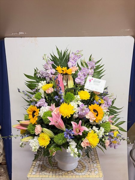 A 5 Star Customer Reviewed Flower Arrangement Designed by Salvy the Florist in Lynn, MA A 5 Star Customer Reviewed Flower Arrangement Designed by Salvy the Florist in Lynn, MA