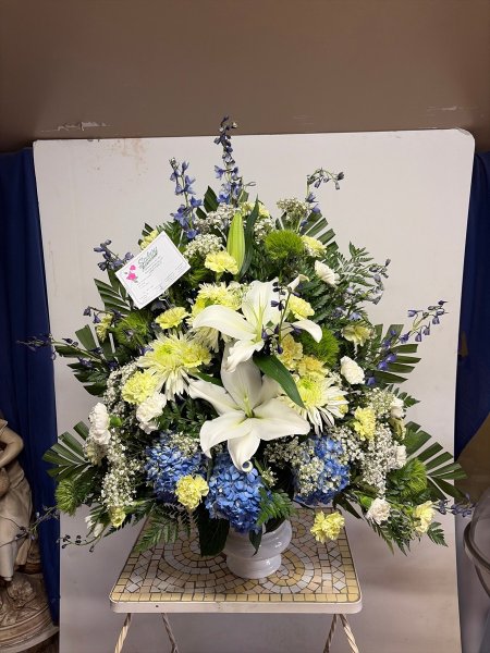 A 5 Star Customer Reviewed Flower Arrangement Designed by Salvy the Florist in Lynn, MA A 5 Star Customer Reviewed Flower Arrangement Designed by Salvy the Florist in Lynn, MA
