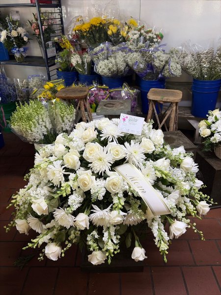 A 5 Star Customer Reviewed Flower Arrangement Designed by Salvy the Florist in Lynn, MA A 5 Star Customer Reviewed Flower Arrangement Designed by Salvy the Florist in Lynn, MA