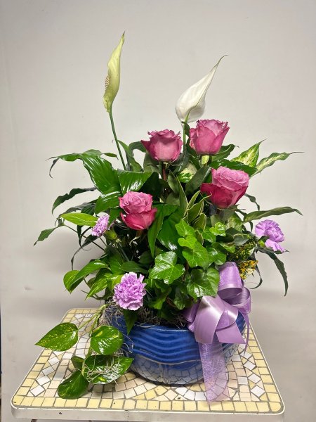 A 5 Star Customer Reviewed Flower Arrangement Designed by Salvy the Florist in Lynn, MA