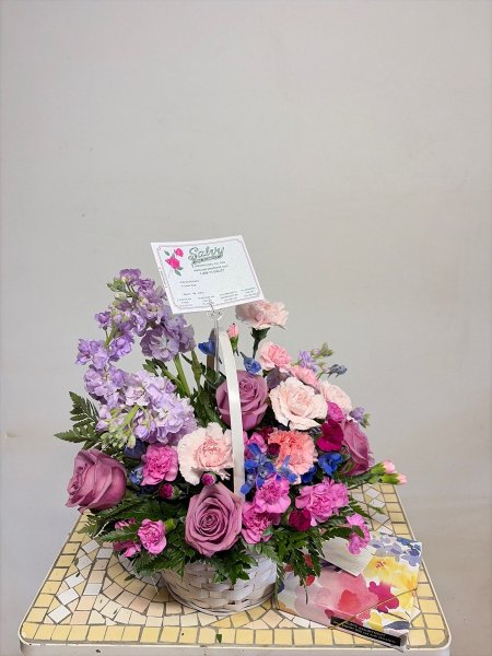 A 3 Star Customer Reviewed Flower Arrangement Designed by Salvy the Florist in Lynn, MA A 3 Star Customer Reviewed Flower Arrangement Designed by Salvy the Florist in Lynn, MA