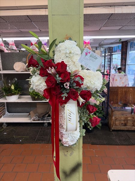 A 5 Star Customer Reviewed Flower Arrangement Designed by Salvy the Florist in Lynn, MA A 5 Star Customer Reviewed Flower Arrangement Designed by Salvy the Florist in Lynn, MA