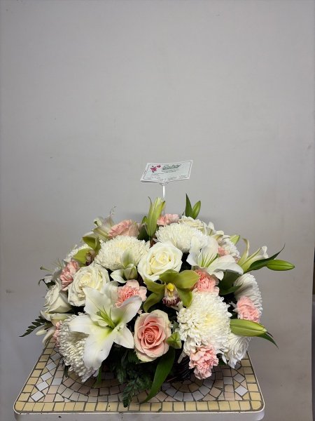 A 4 Star Customer Reviewed Flower Arrangement Designed by Salvy the Florist in Lynn, MA