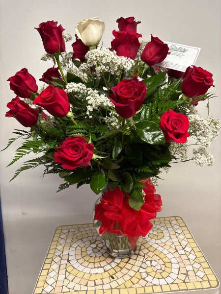 A 5 Star Customer Reviewed Flower Arrangement Designed by Salvy the Florist in Lynn, MA A 5 Star Customer Reviewed Flower Arrangement Designed by Salvy the Florist in Lynn, MA