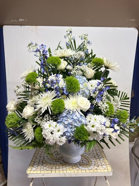 A 5 Star Customer Reviewed Flower Arrangement Designed by Salvy the Florist in Lynn, MA A 5 Star Customer Reviewed Flower Arrangement Designed by Salvy the Florist in Lynn, MA