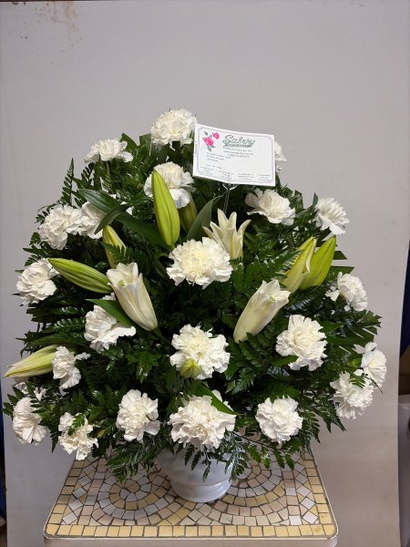 A 5 Star Customer Reviewed Flower Arrangement Designed by Salvy the Florist in Lynn, MA A 5 Star Customer Reviewed Flower Arrangement Designed by Salvy the Florist in Lynn, MA