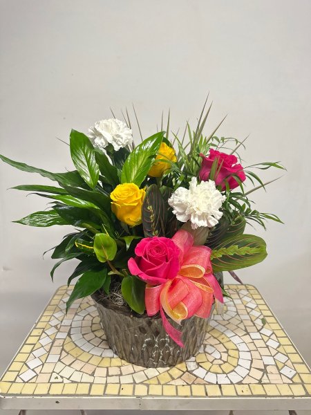 A 5 Star Customer Reviewed Flower Arrangement Designed by Salvy the Florist in Lynn, MA A 5 Star Customer Reviewed Flower Arrangement Designed by Salvy the Florist in Lynn, MA