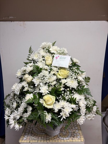 A 4 Star Customer Reviewed Flower Arrangement Designed by Salvy the Florist in Lynn, MA