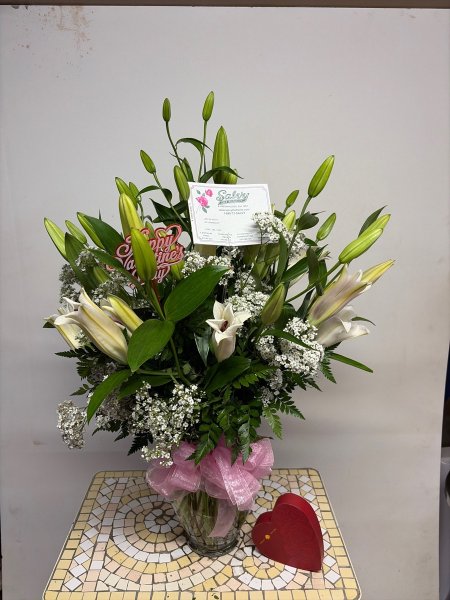A 4 Star Customer Reviewed Flower Arrangement Designed by Salvy the Florist in Lynn, MA