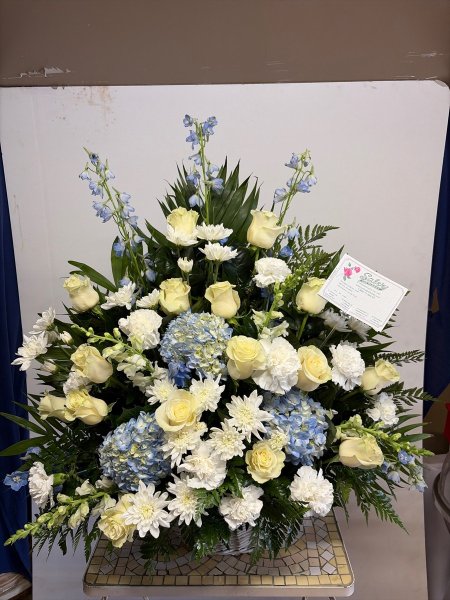 A 4 Star Customer Reviewed Flower Arrangement Designed by Salvy the Florist in Lynn, MA