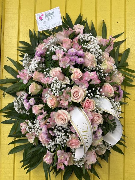 A 5 Star Customer Reviewed Flower Arrangement Designed by Salvy the Florist in Lynn, MA A 5 Star Customer Reviewed Flower Arrangement Designed by Salvy the Florist in Lynn, MA