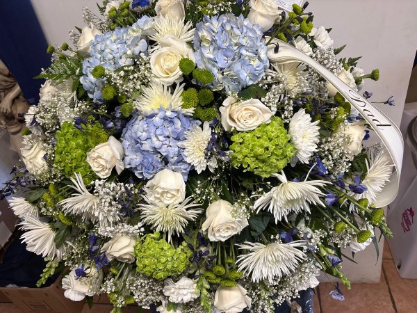 A 5 Star Customer Reviewed Flower Arrangement Designed by Salvy the Florist in Lynn, MA A 5 Star Customer Reviewed Flower Arrangement Designed by Salvy the Florist in Lynn, MA