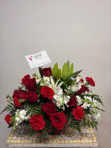 A 5 Star Customer Reviewed Flower Arrangement Designed by Salvy the Florist in Lynn, MA A 5 Star Customer Reviewed Flower Arrangement Designed by Salvy the Florist in Lynn, MA
