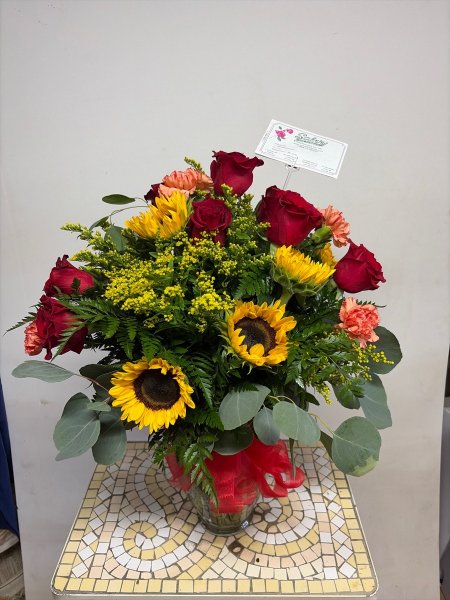 A 5 Star Customer Reviewed Flower Arrangement Designed by Salvy the Florist in Lynn, MA A 5 Star Customer Reviewed Flower Arrangement Designed by Salvy the Florist in Lynn, MA