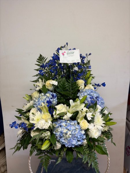 A 5 Star Customer Reviewed Flower Arrangement Designed by Salvy the Florist in Lynn, MA A 5 Star Customer Reviewed Flower Arrangement Designed by Salvy the Florist in Lynn, MA