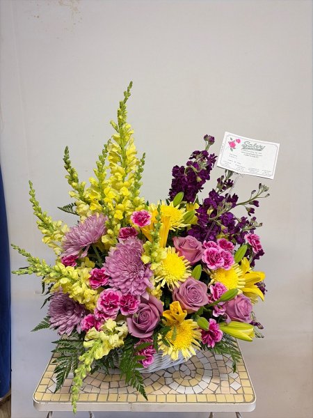 A 5 Star Customer Reviewed Flower Arrangement Designed by Salvy the Florist in Lynn, MA A 5 Star Customer Reviewed Flower Arrangement Designed by Salvy the Florist in Lynn, MA