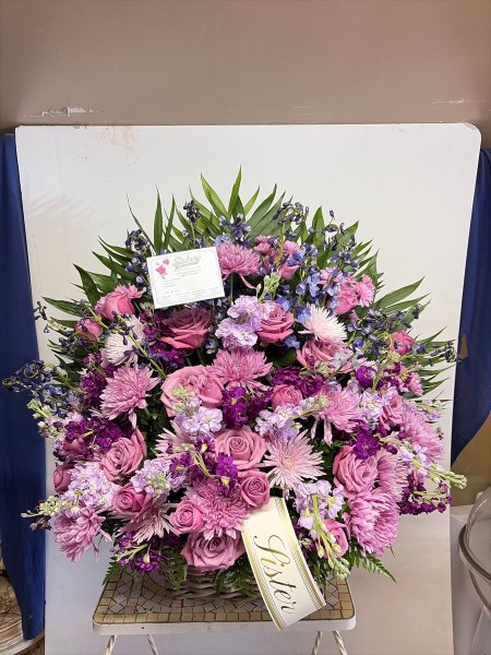 A 5 Star Customer Reviewed Flower Arrangement Designed by Salvy the Florist in Lynn, MA A 5 Star Customer Reviewed Flower Arrangement Designed by Salvy the Florist in Lynn, MA