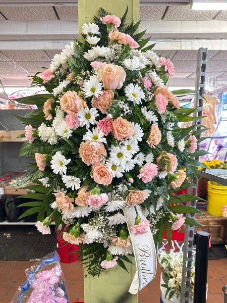 A 5 Star Customer Reviewed Flower Arrangement Designed by Salvy the Florist in Lynn, MA A 5 Star Customer Reviewed Flower Arrangement Designed by Salvy the Florist in Lynn, MA