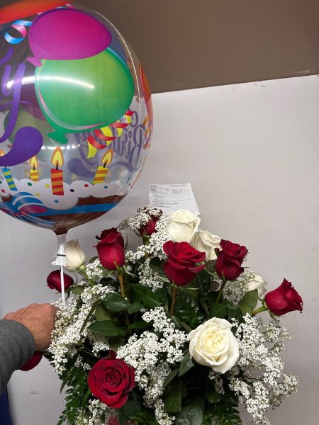 A 5 Star Customer Reviewed Flower Arrangement Designed by Salvy the Florist in Lynn, MA A 5 Star Customer Reviewed Flower Arrangement Designed by Salvy the Florist in Lynn, MA