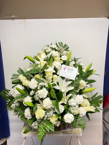 A 5 Star Customer Reviewed Flower Arrangement Designed by Salvy the Florist in Lynn, MA A 5 Star Customer Reviewed Flower Arrangement Designed by Salvy the Florist in Lynn, MA