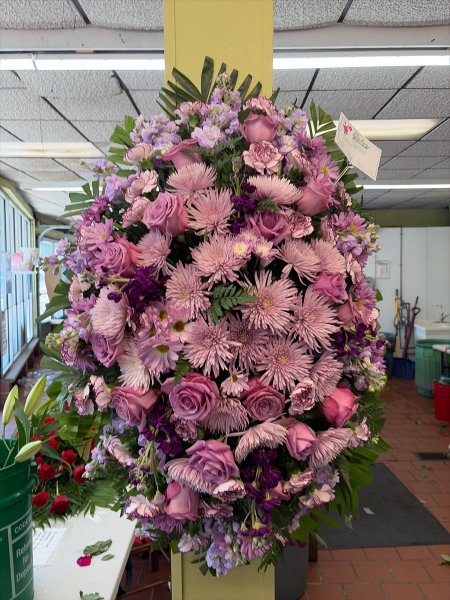 A 5 Star Customer Reviewed Flower Arrangement Designed by Salvy the Florist in Lynn, MA A 5 Star Customer Reviewed Flower Arrangement Designed by Salvy the Florist in Lynn, MA