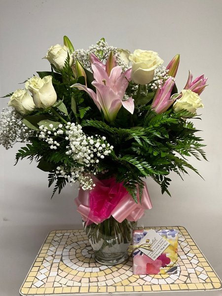 A 5 Star Customer Reviewed Flower Arrangement Designed by Salvy the Florist in Lynn, MA A 5 Star Customer Reviewed Flower Arrangement Designed by Salvy the Florist in Lynn, MA